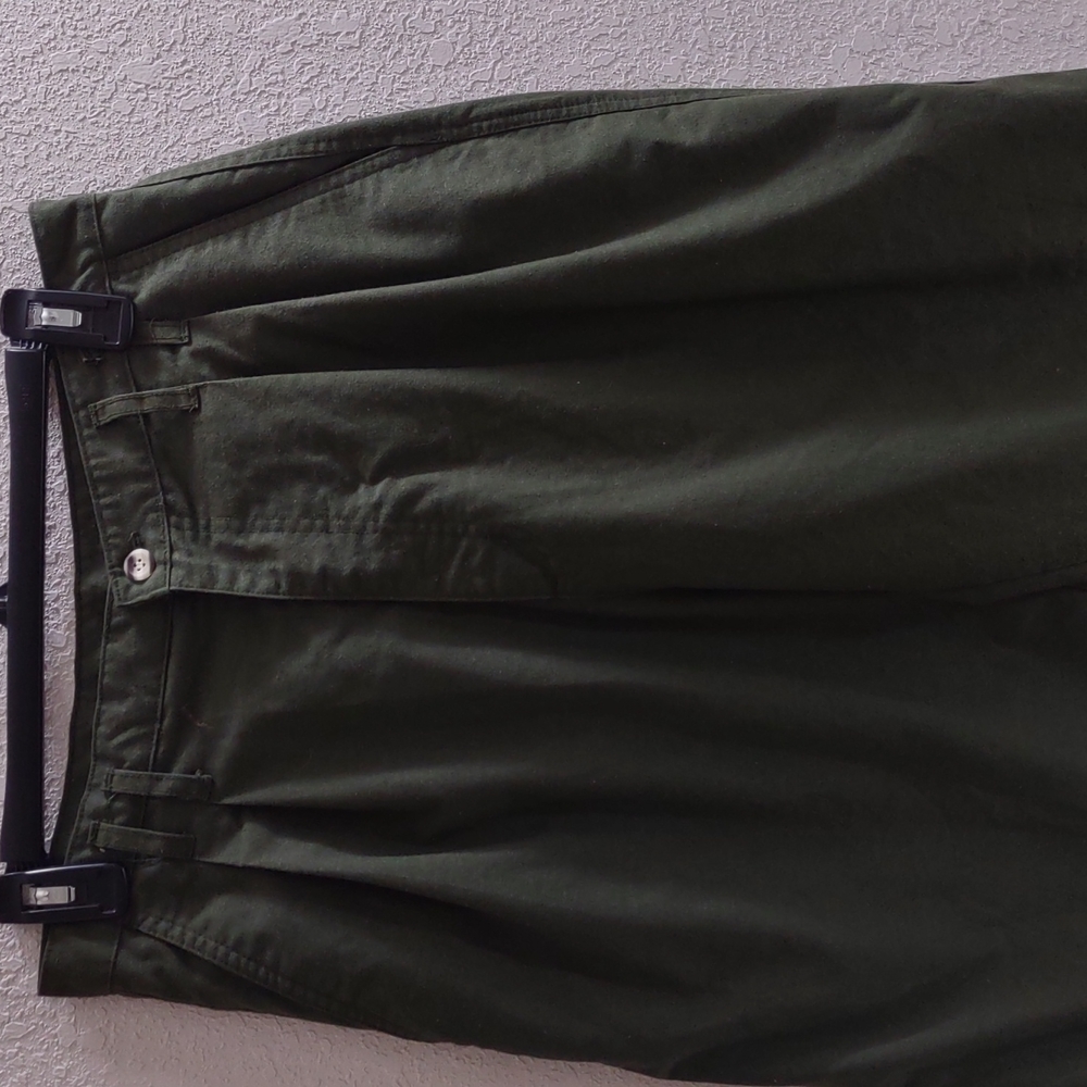 Pleated pants Olive